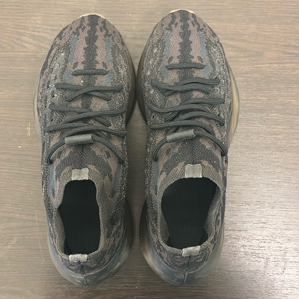 yezzy boost 380 “onyx non-reflective” size 8.5